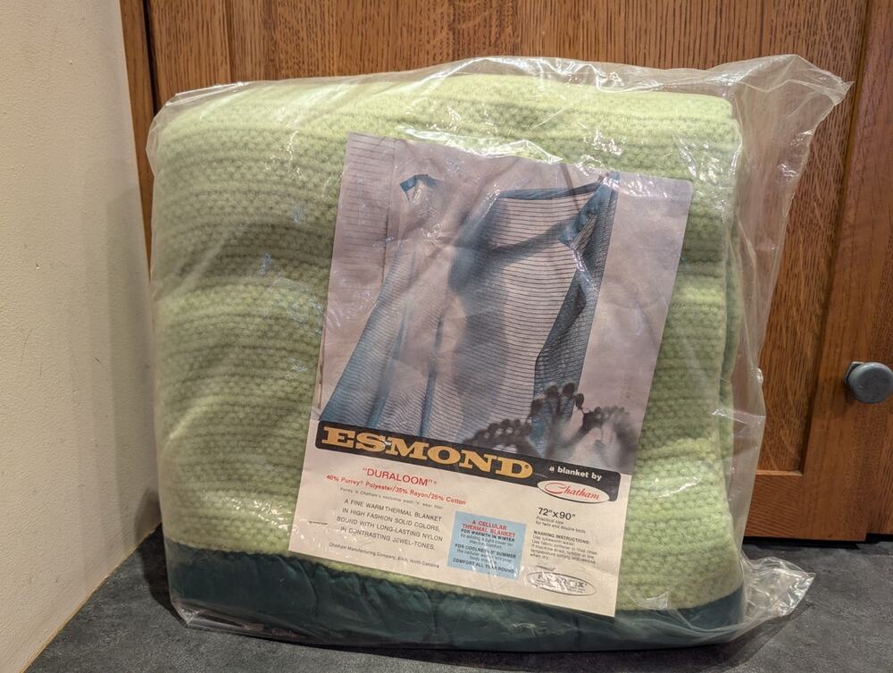 Vintage Esmond by Chatham Green Waffle Blanket Satin Trim NEW! 72x90